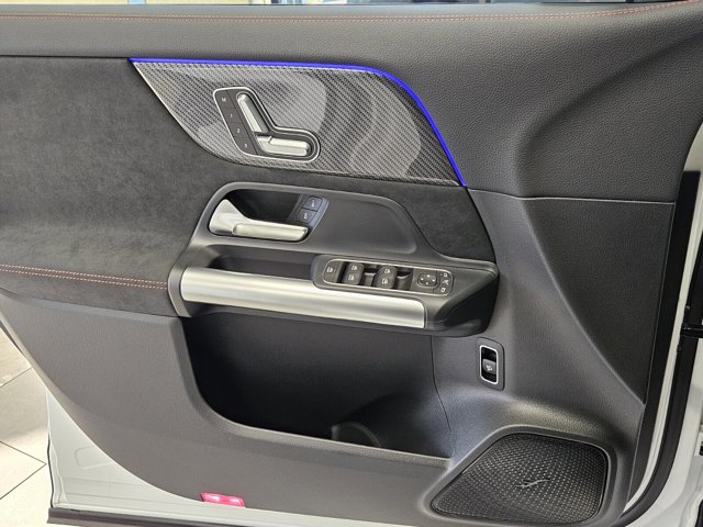 Vehicle image 41 of 42