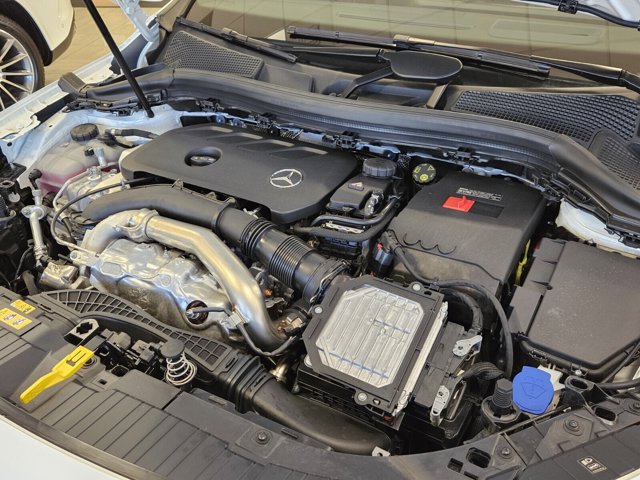 Vehicle image 32 of 42