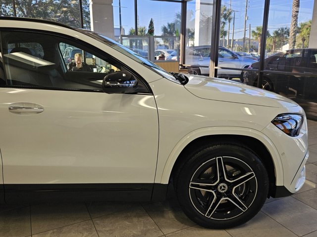 Vehicle image 12 of 42
