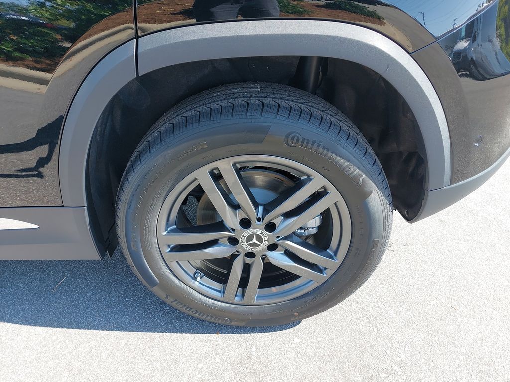 Vehicle image 28 of 31