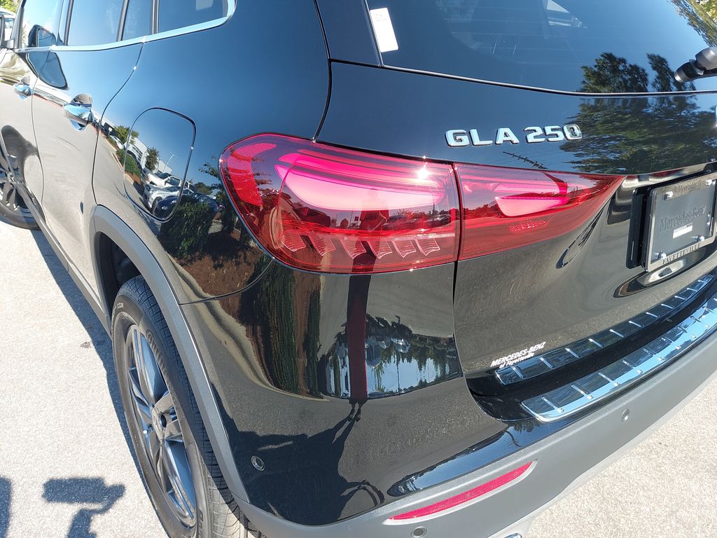 Vehicle image 29 of 31