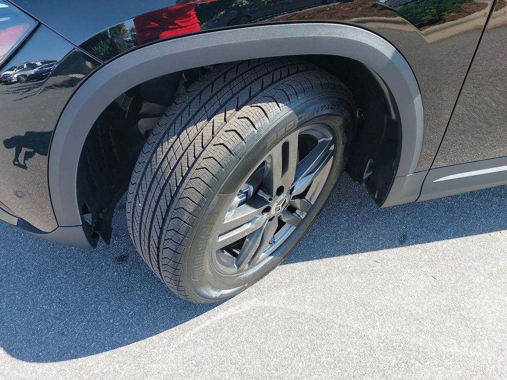 Vehicle image 27 of 31