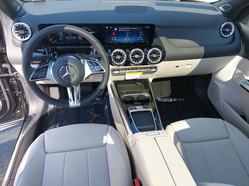 Vehicle image 15 of 31