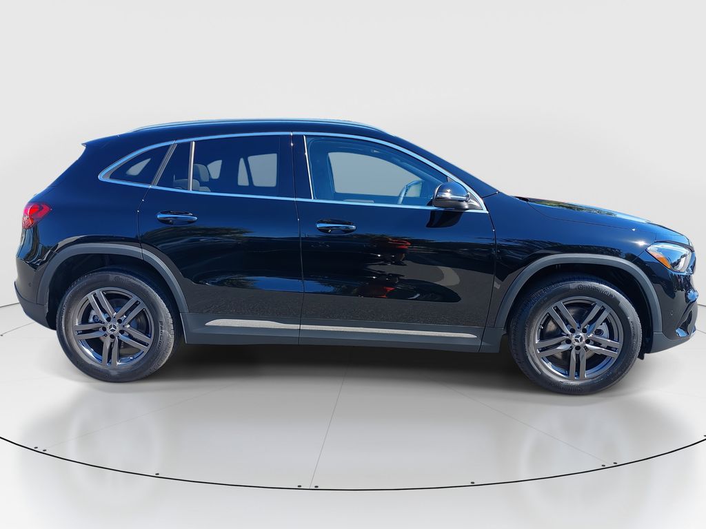 Vehicle image 4 of 31
