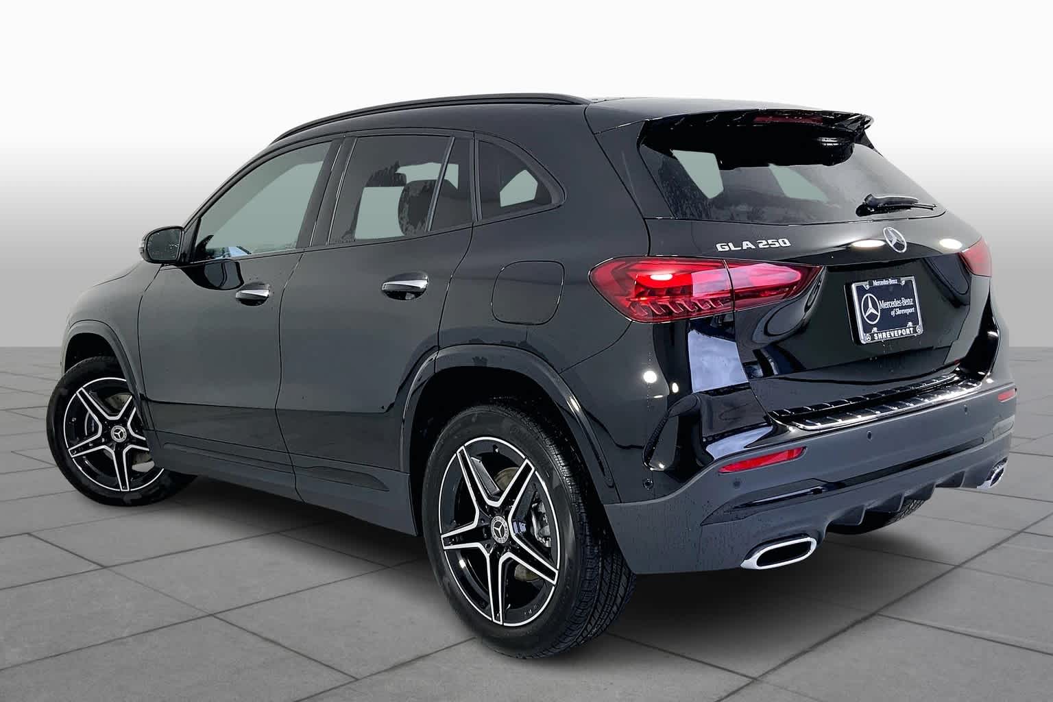 2025 Mercedes-Benz GLA 250 Image 5 of 16