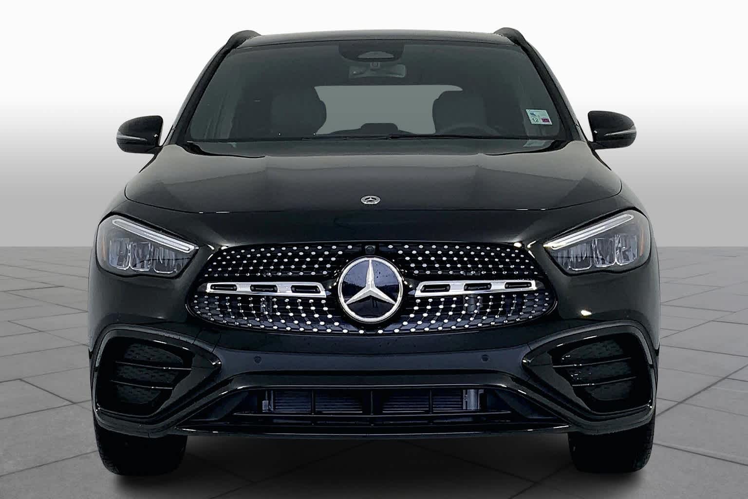 2025 Mercedes-Benz GLA 250 Image 2 of 16