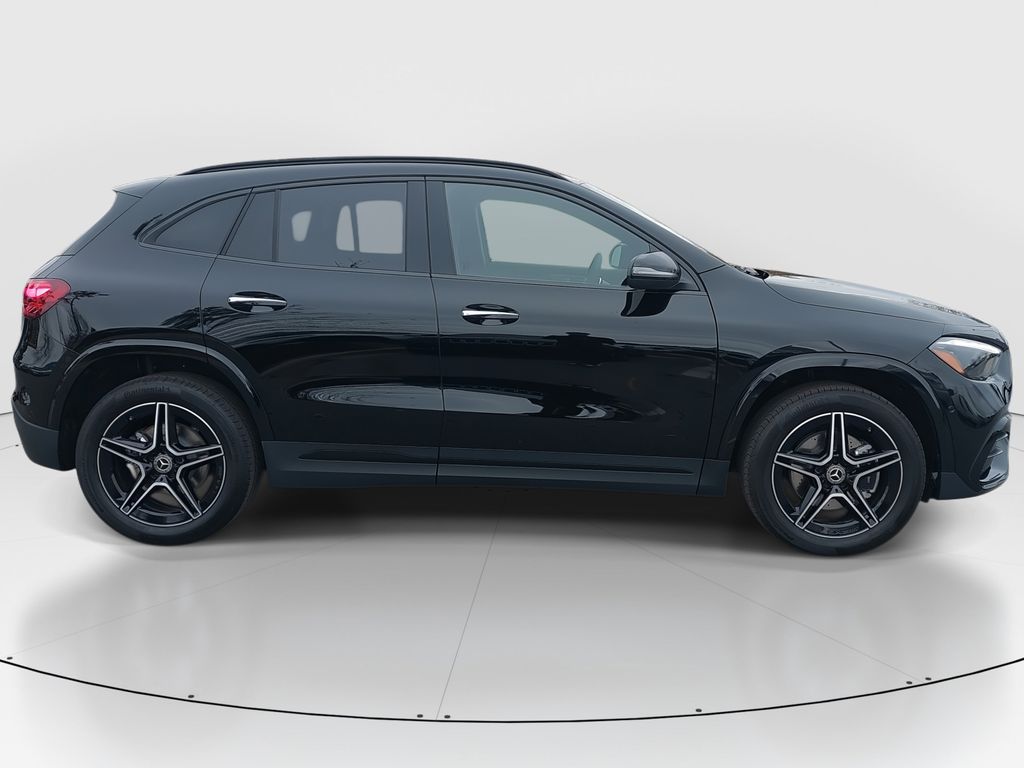 Vehicle image 4 of 35