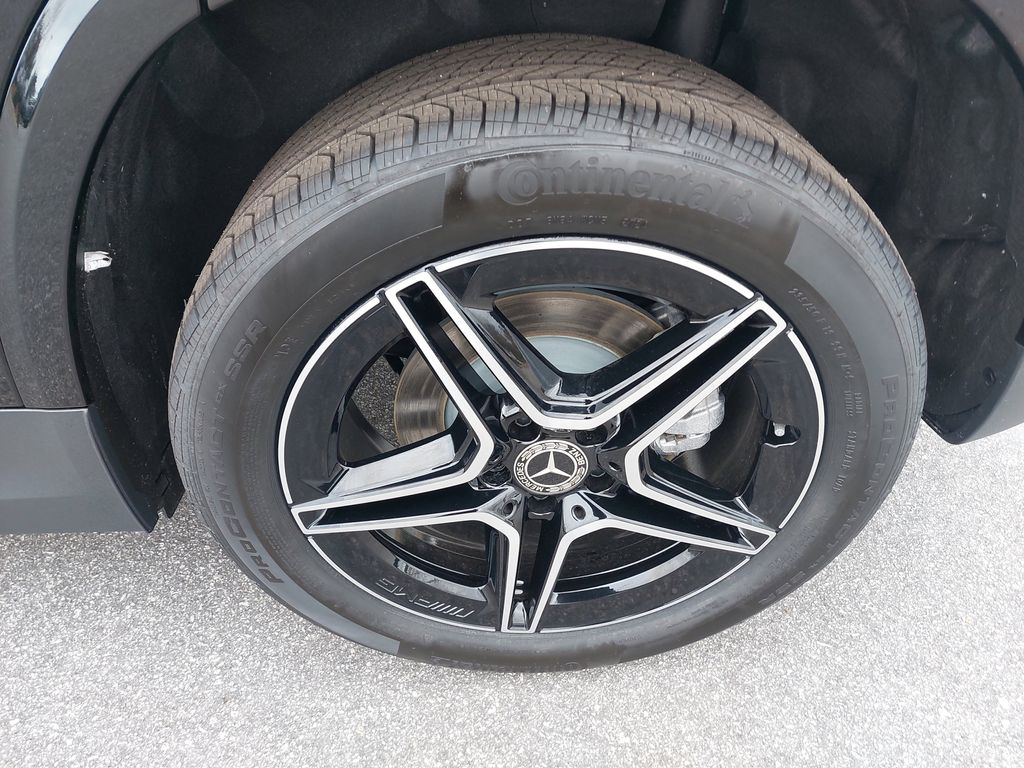 Vehicle image 32 of 35