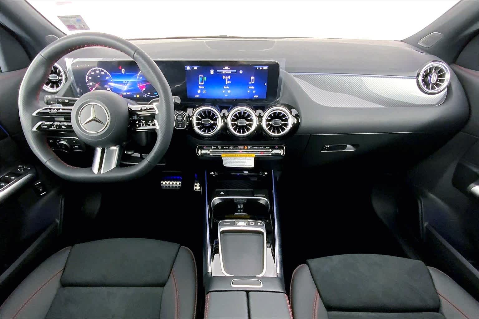 2025 Mercedes-Benz GLA 250 Image 6 of 16