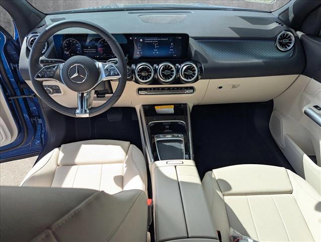 Vehicle image 14 of 16
