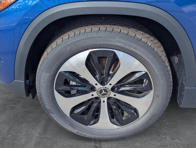 Vehicle image 9 of 16