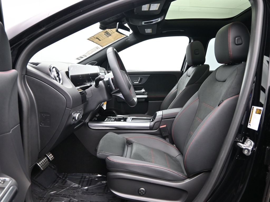 Vehicle image 33 of 50