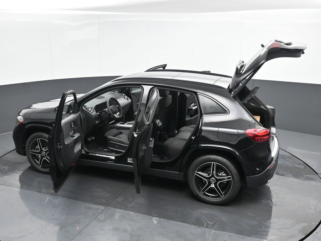 Vehicle image 21 of 50