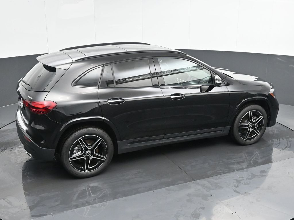 Vehicle image 17 of 50