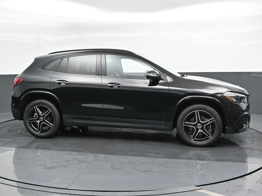 Vehicle image 14 of 50