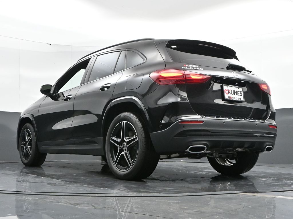 Vehicle image 25 of 50