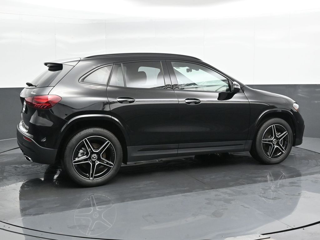 Vehicle image 16 of 50