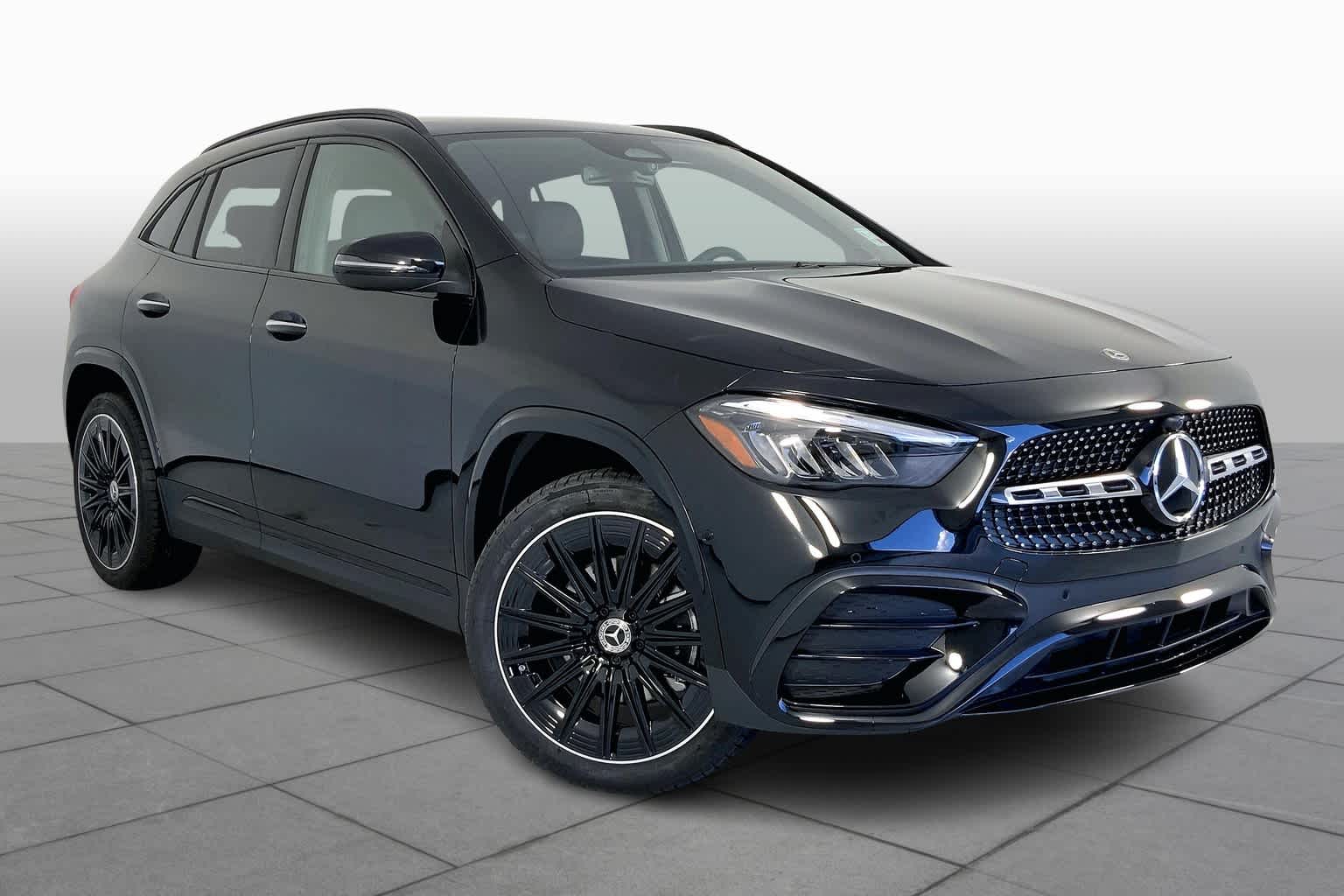 2025 Mercedes-Benz GLA 250 Image 3 of 16