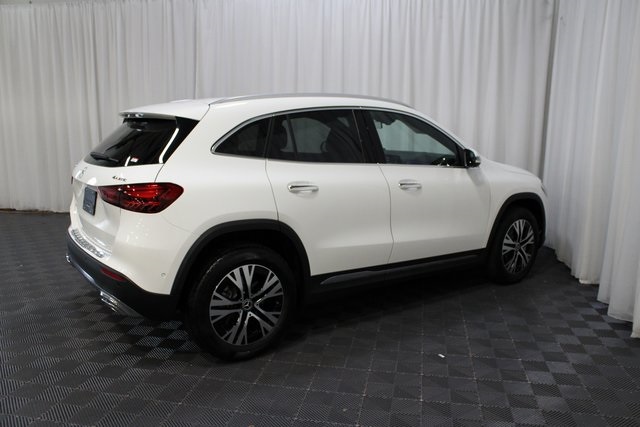 Vehicle image 7 of 41