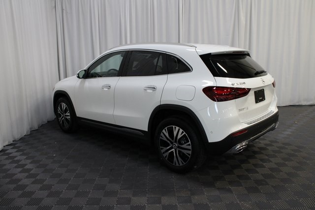 Vehicle image 5 of 41