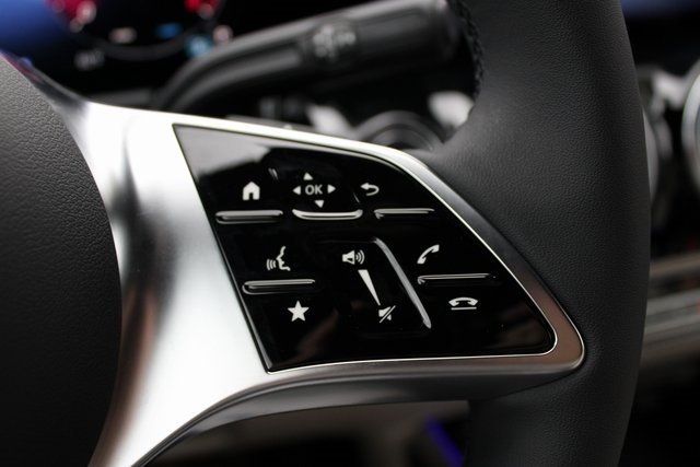 Vehicle image 21 of 41