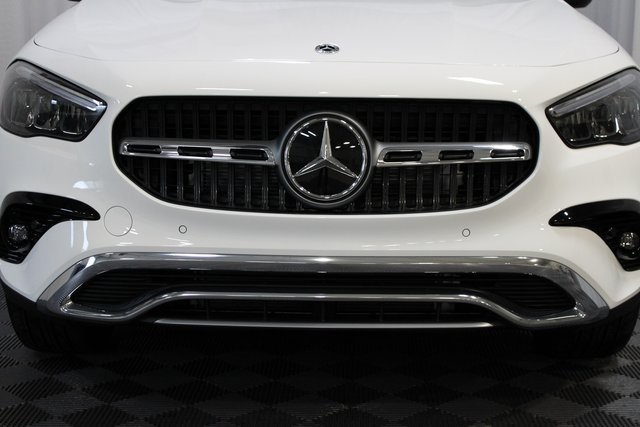Vehicle image 3 of 41