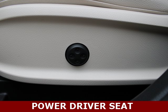 Vehicle image 15 of 41