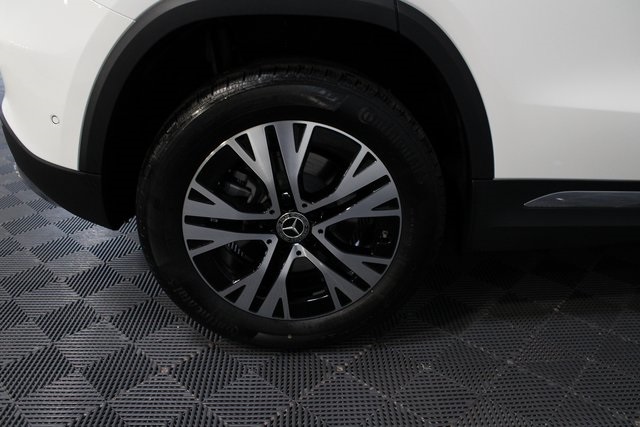 Vehicle image 12 of 41