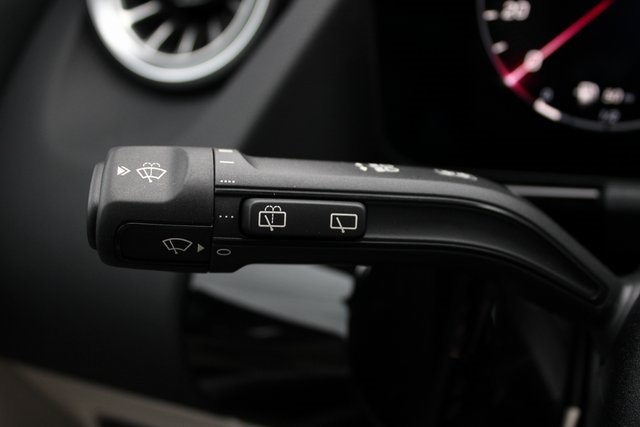 Vehicle image 19 of 41