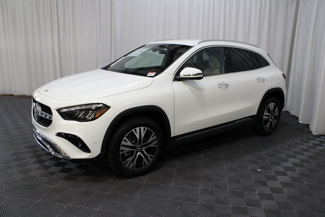 Vehicle image 4 of 41