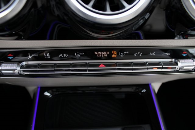 Vehicle image 31 of 41