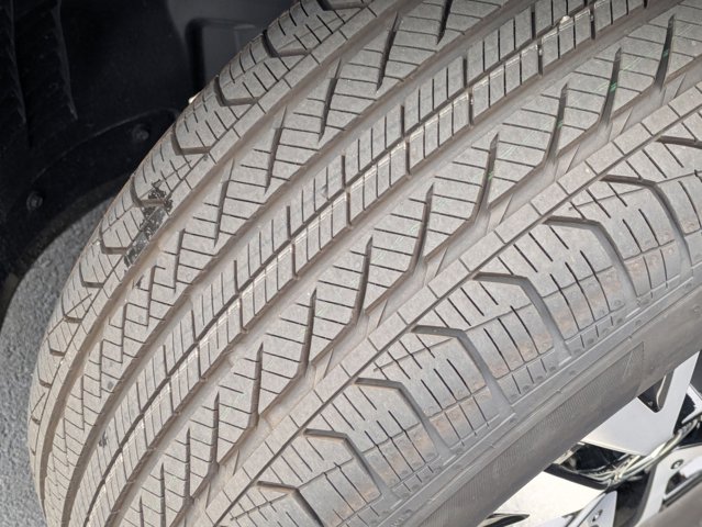 2025 Mercedes-Benz GLB 250 Image 12 of 36