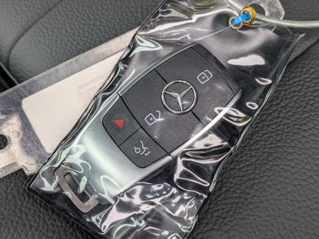 2025 Mercedes-Benz GLB 250 Image 36 of 36