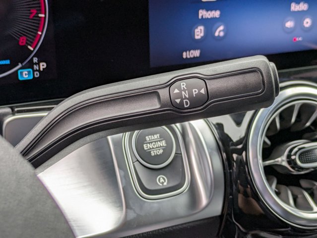 2025 Mercedes-Benz GLB 250 Image 25 of 36