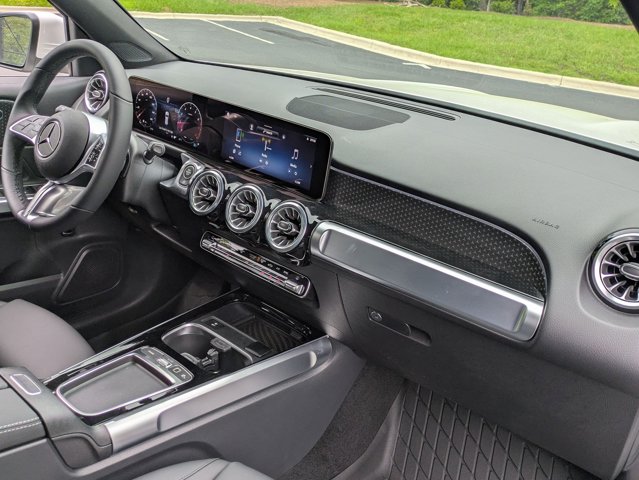 2025 Mercedes-Benz GLB 250 Image 33 of 36