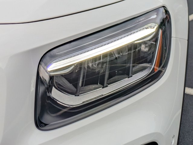 2025 Mercedes-Benz GLB 250 Image 30 of 36