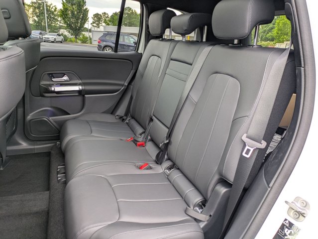 2025 Mercedes-Benz GLB 250 Image 14 of 36