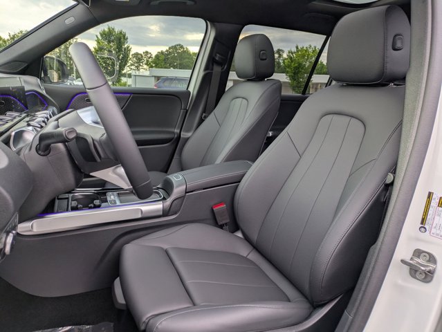 2025 Mercedes-Benz GLB 250 Image 15 of 36