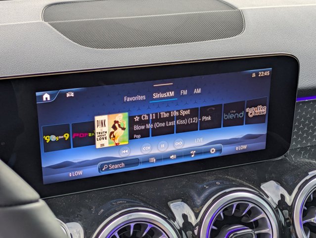 2025 Mercedes-Benz GLB 250 Image 20 of 36