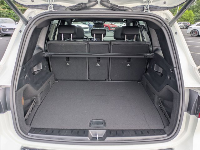 2025 Mercedes-Benz GLB 250 Image 13 of 36