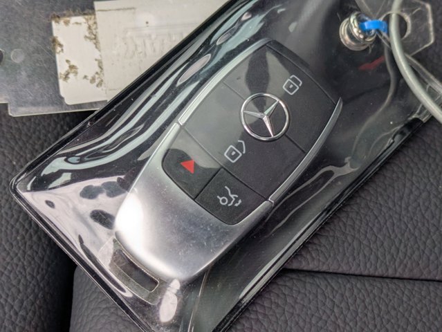 2025 Mercedes-Benz GLB 250 Image 24 of 36