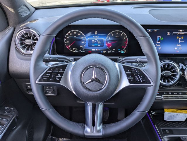 2025 Mercedes-Benz GLB 250 Image 18 of 36