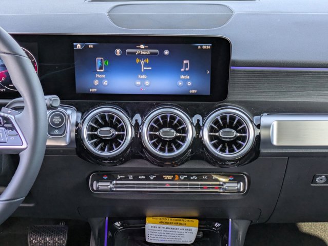 2025 Mercedes-Benz GLB 250 Image 30 of 36