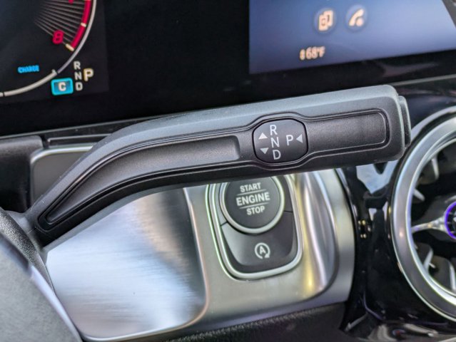 2025 Mercedes-Benz GLB 250 Image 26 of 36