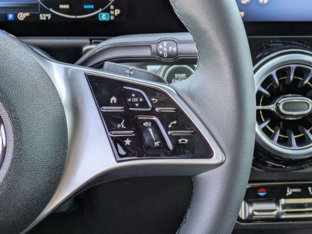 2025 Mercedes-Benz GLB 250 Image 20 of 36