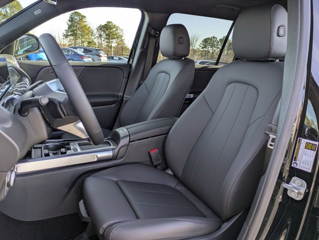 2025 Mercedes-Benz GLB 250 Image 16 of 36