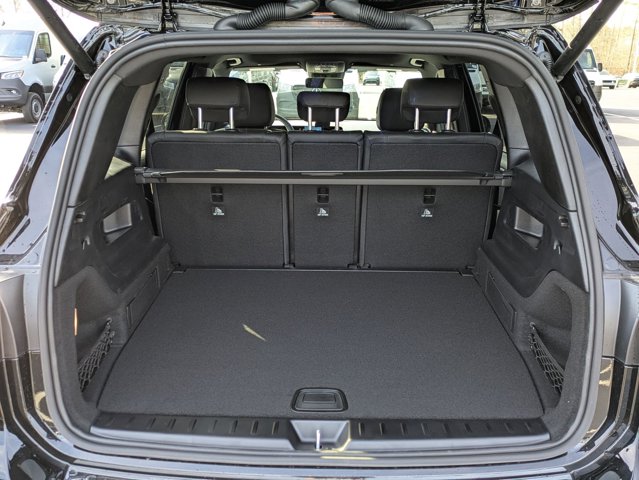 2025 Mercedes-Benz GLB 250 Image 32 of 36