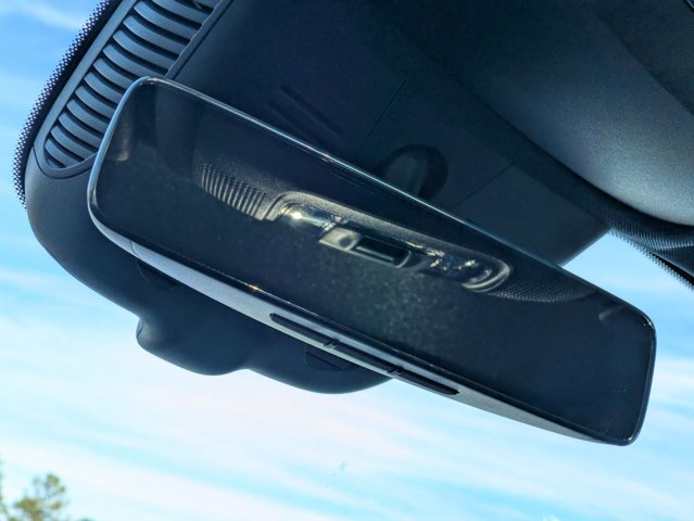 2025 Mercedes-Benz GLB 250 Image 27 of 36