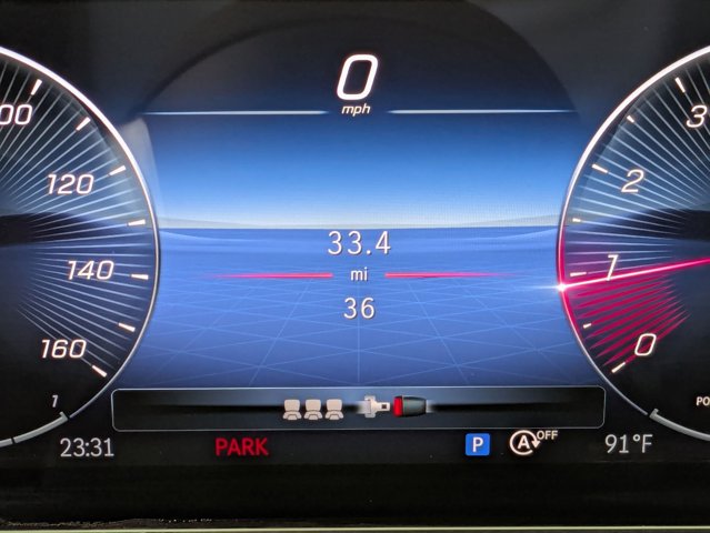 2025 Mercedes-Benz GLB 250 Image 22 of 36