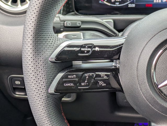 2025 Mercedes-Benz GLB 250 Image 19 of 36